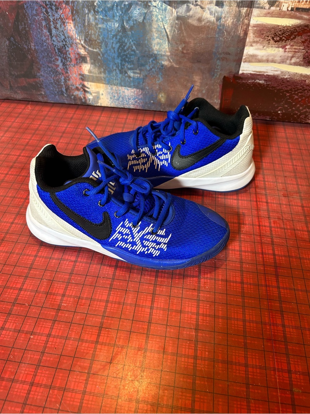 Nike Boys Kyrie Flytrap Blue Basketball Shoes Sneakers Size 5Y